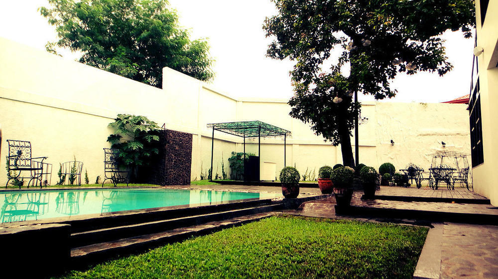 Purple Tree Bed & Breakfast Paranaque City Exterior photo